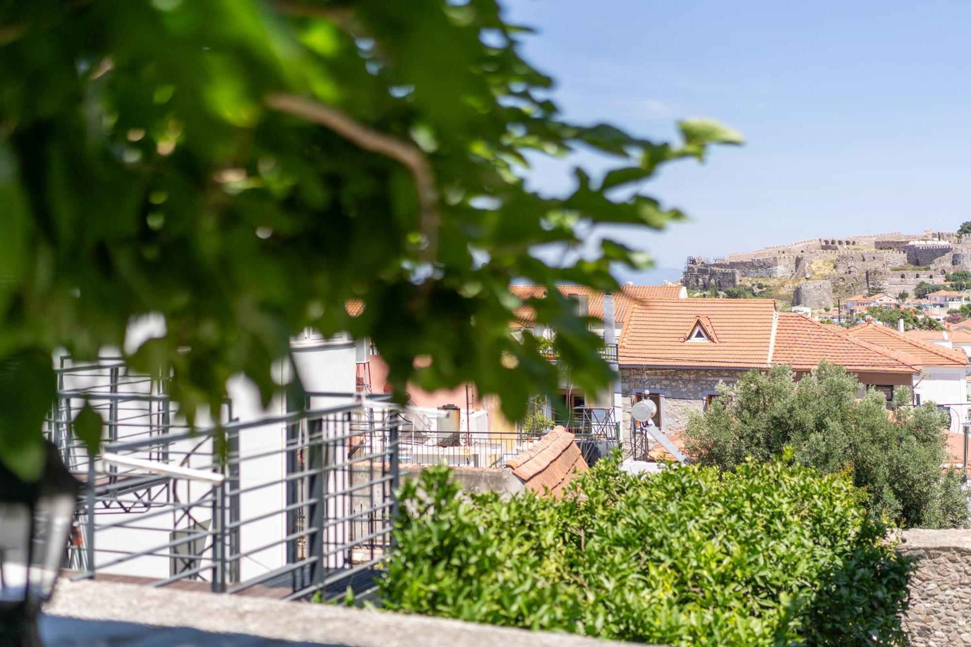 Spacious Home With Yard, Mytilene Lesvos Exterior photo