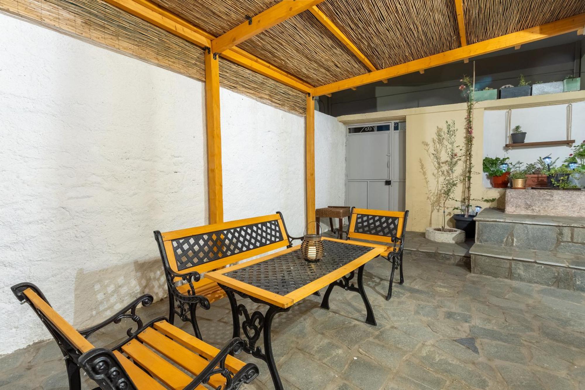 Spacious Home With Yard, Mytilene Lesvos Exterior photo