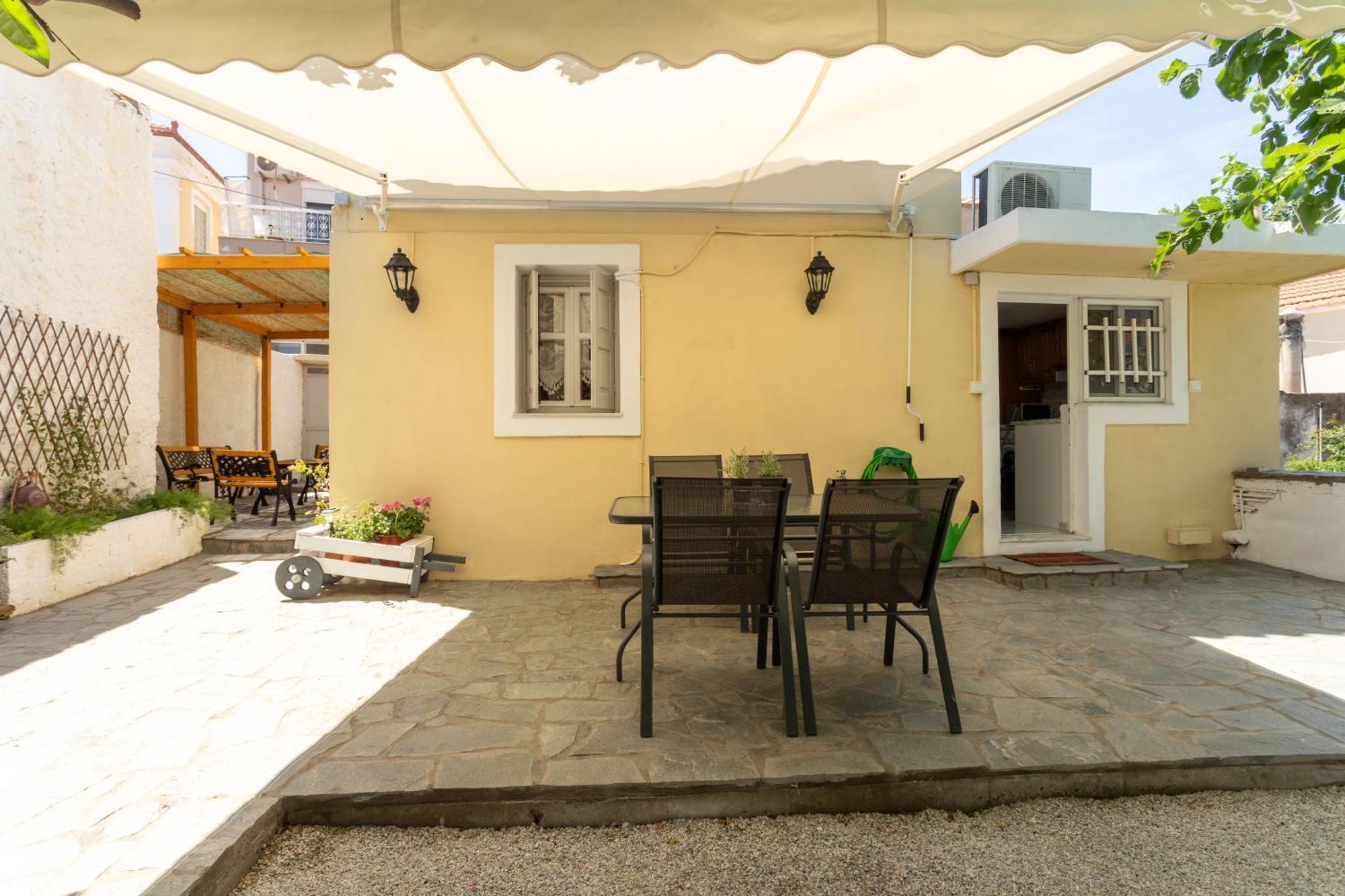 Spacious Home With Yard, Mytilene Lesvos Exterior photo